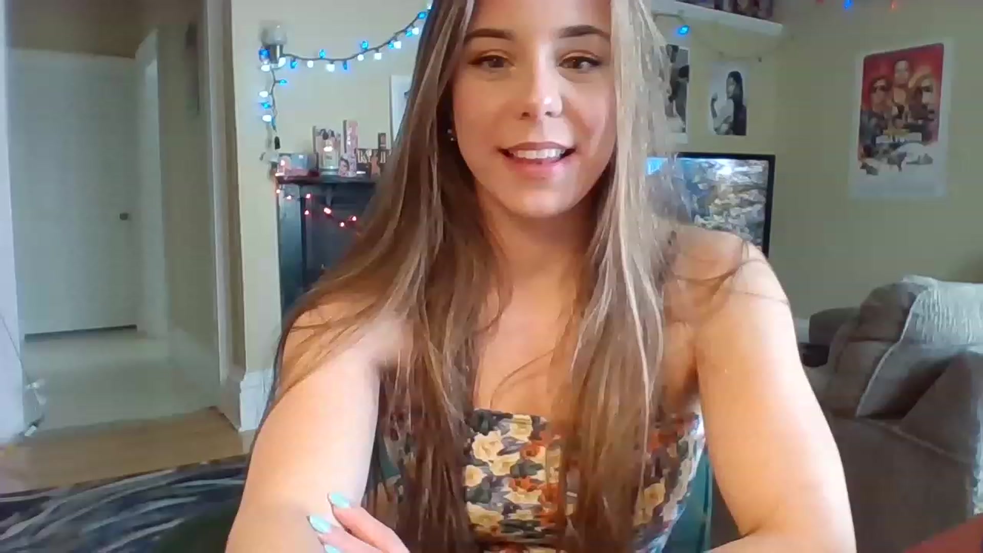 Gallery image thumbnail from EllyBunnie's myfreecams stream on, 04/03/2023, 17:16 image 13 of 20