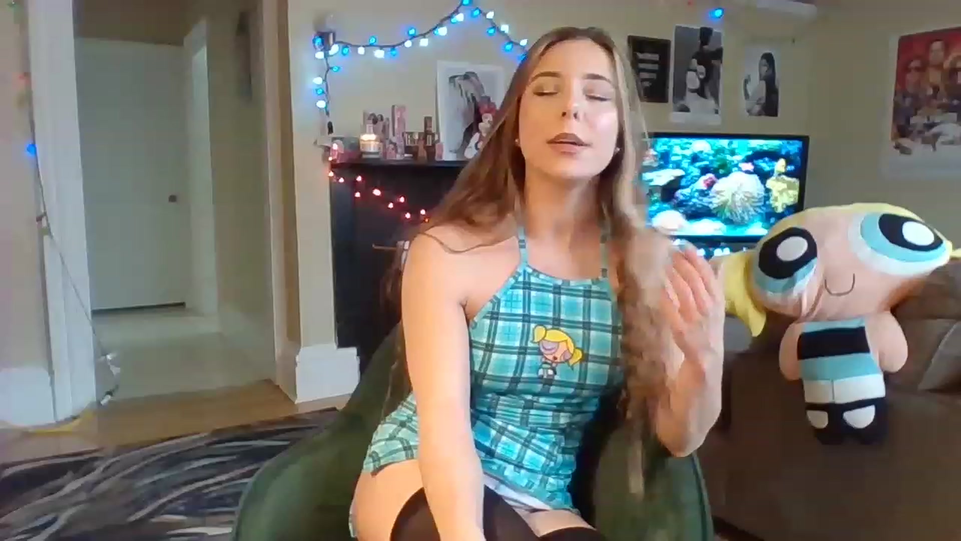 Gallery image thumbnail from EllyBunnie's myfreecams stream on, 04/05/2023, 16:14 image 16 of 20