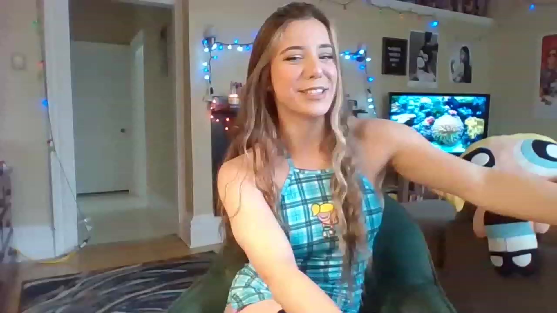 Gallery image thumbnail from EllyBunnie's myfreecams stream on, 04/05/2023, 16:14 image 13 of 20