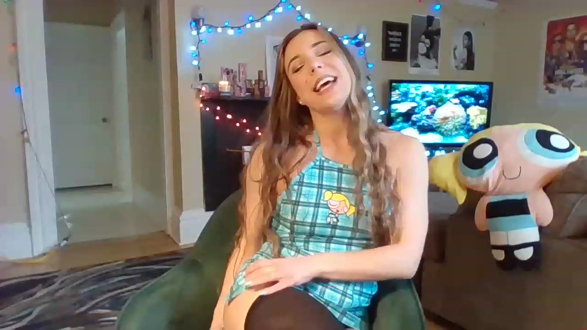 Gallery image thumbnail from EllyBunnie's myfreecams stream on, 04/05/2023, 16:36 image 15 of 20
