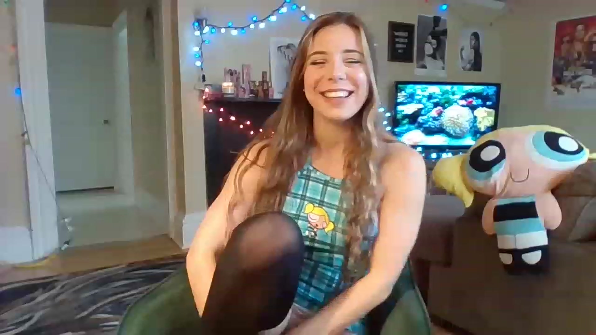 Gallery image thumbnail from EllyBunnie's myfreecams stream on, 04/05/2023, 16:36 image 16 of 20