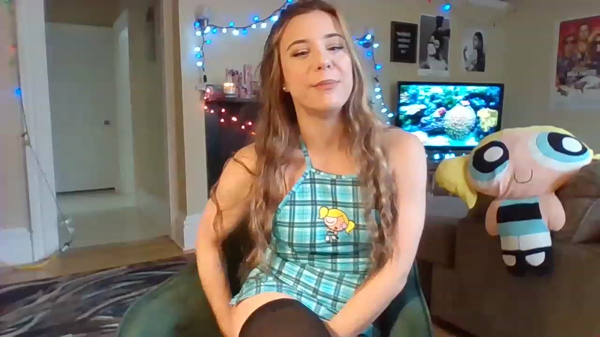 Gallery image thumbnail from EllyBunnie's myfreecams stream on, 04/05/2023, 16:36 image 14 of 20