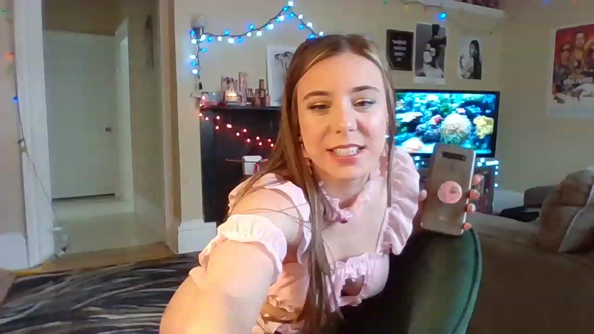 Gallery image thumbnail from EllyBunnie's myfreecams stream on, 04/06/2023, 17:34 image 3 of 20