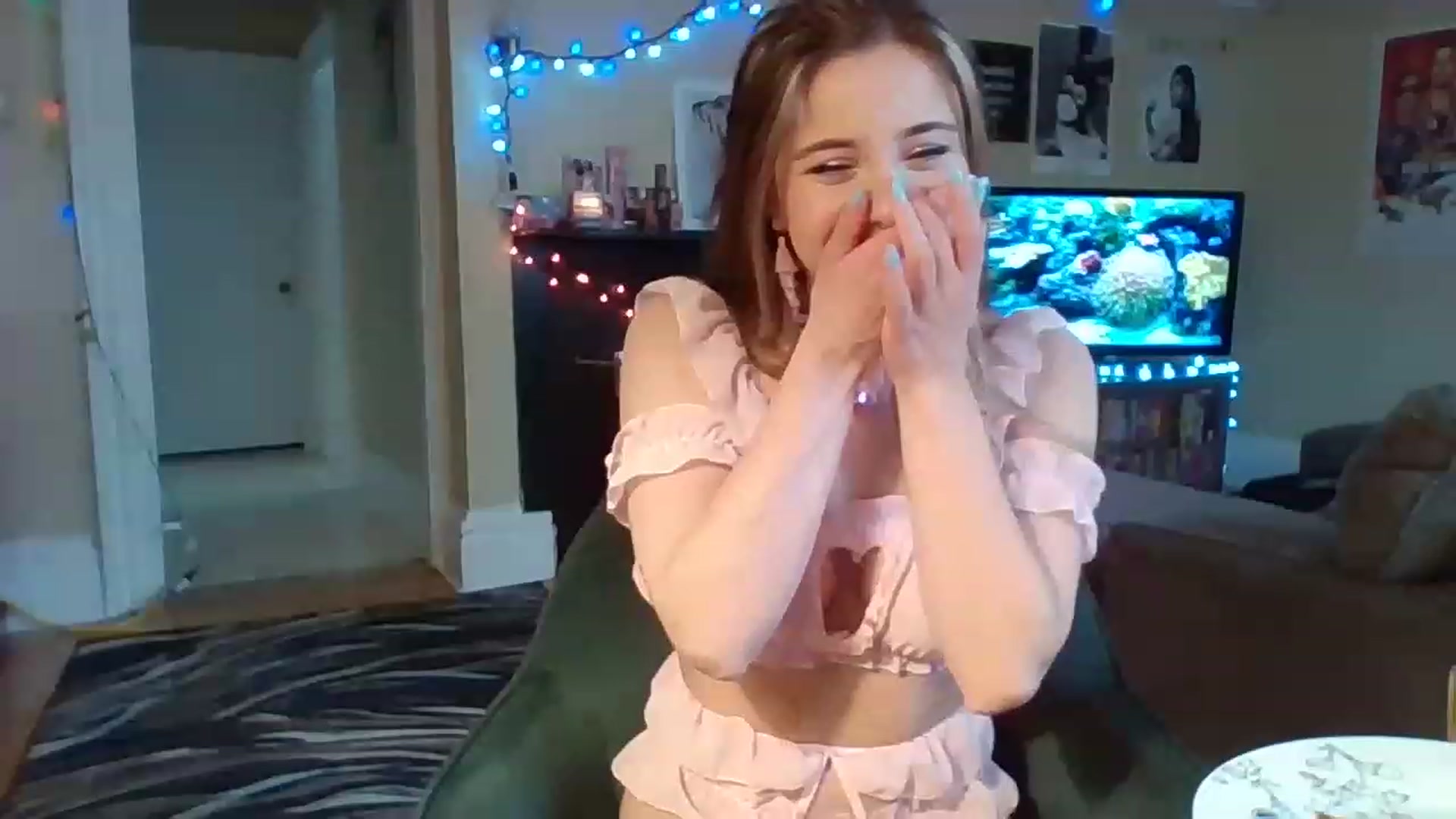 Gallery image thumbnail from EllyBunnie's myfreecams stream on, 04/06/2023, 19:46 image 7 of 20