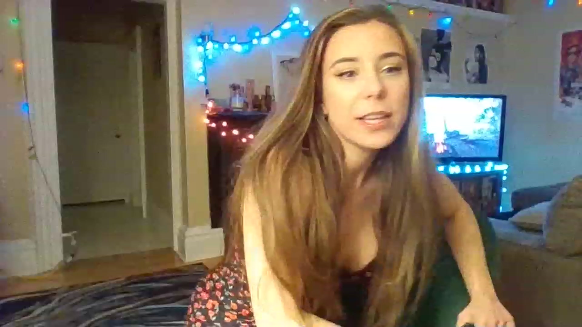 Gallery image thumbnail from EllyBunnie's myfreecams stream on, 04/07/2023, 03:20 image 15 of 20