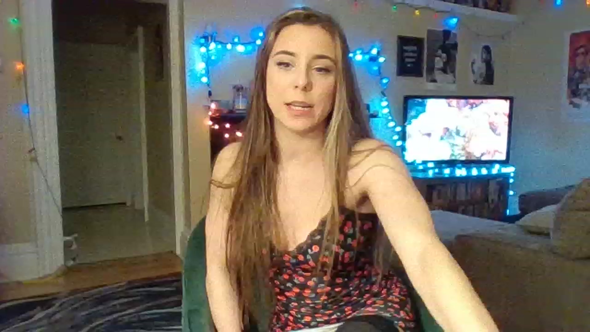 Gallery image thumbnail from EllyBunnie's myfreecams stream on, 04/07/2023, 03:20 image 2 of 20