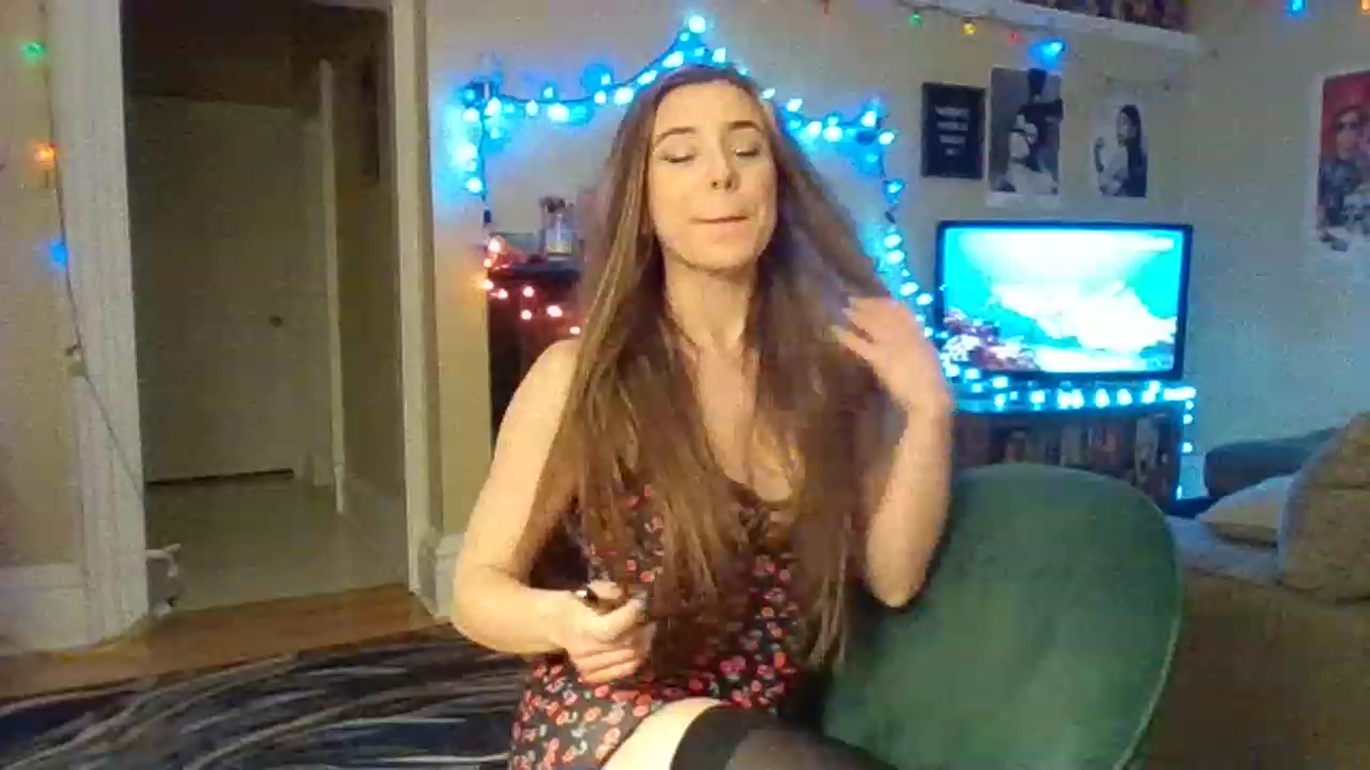 Gallery image thumbnail from EllyBunnie's myfreecams stream on, 04/07/2023, 03:20 image 8 of 20