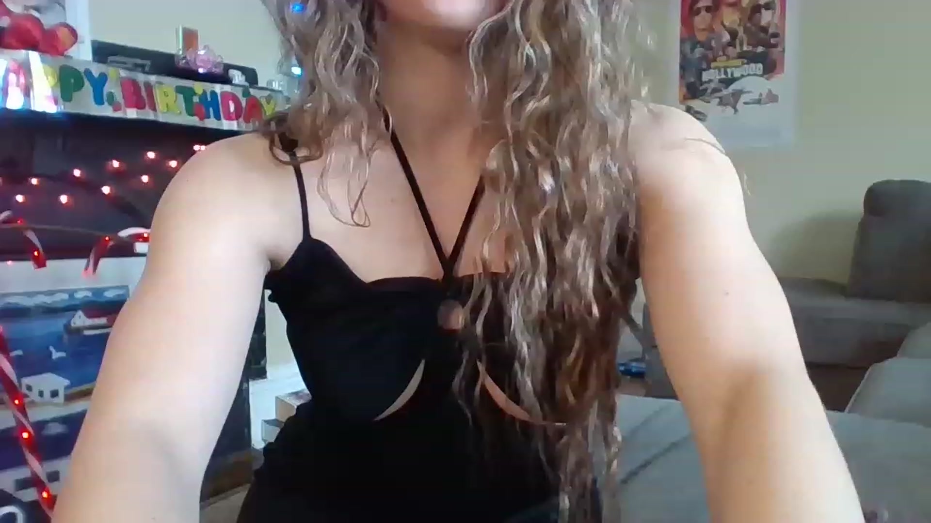 Gallery image thumbnail from EllyBunnie's myfreecams stream on, 04/13/2023, 18:36 image 19 of 20