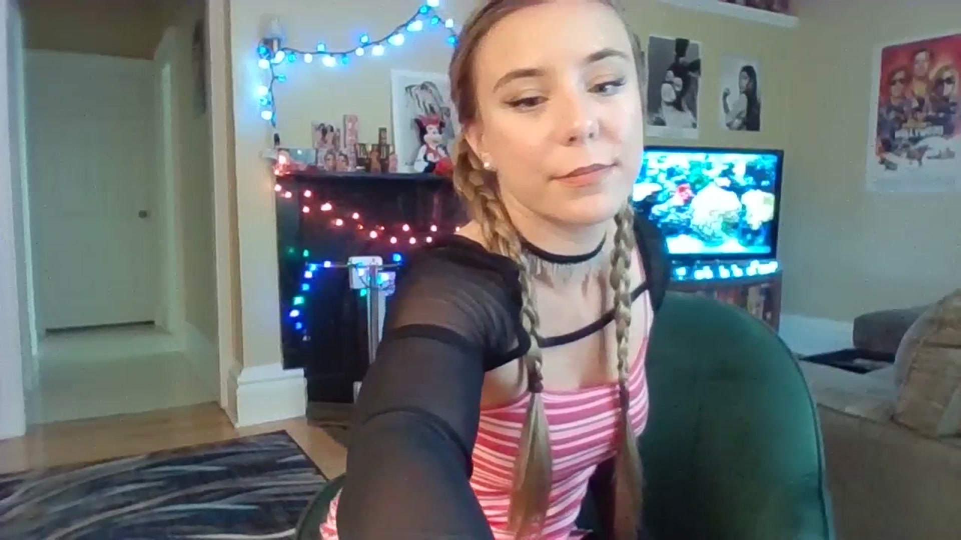 Gallery image thumbnail from EllyBunnie's myfreecams stream on, 06/29/2023, 19:00 image 13 of 20