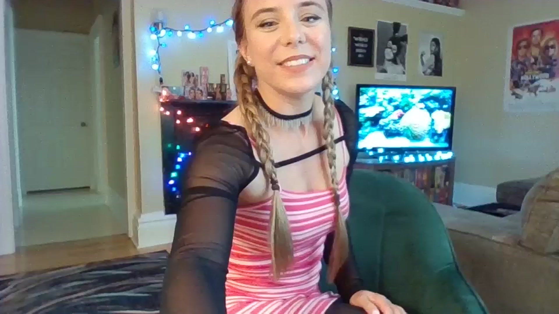 Gallery image thumbnail from EllyBunnie's myfreecams stream on, 06/29/2023, 19:00 image 12 of 20