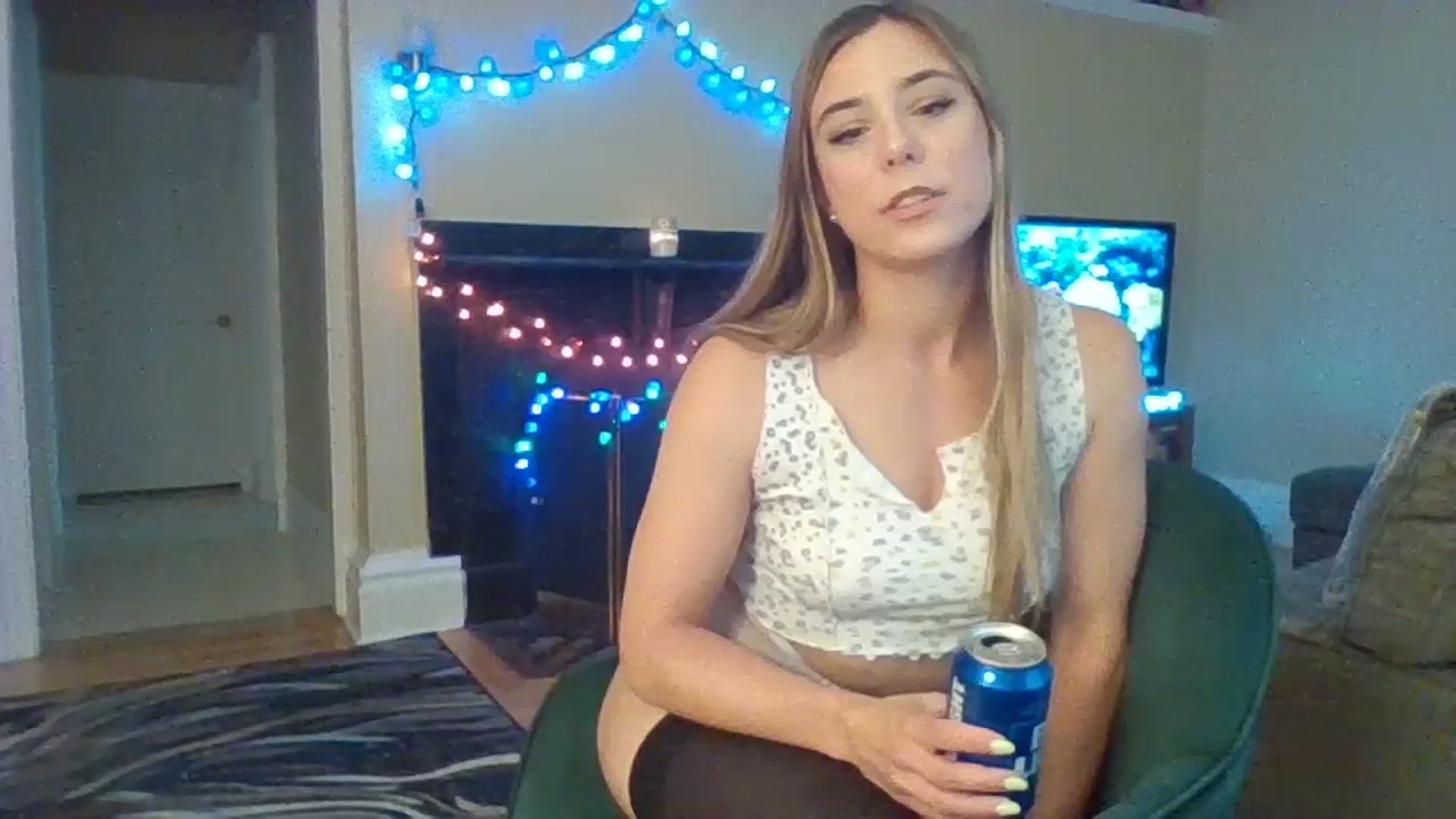 Gallery image thumbnail from EllyBunnie's myfreecams stream on, 07/18/2023, 21:29 image 2 of 20