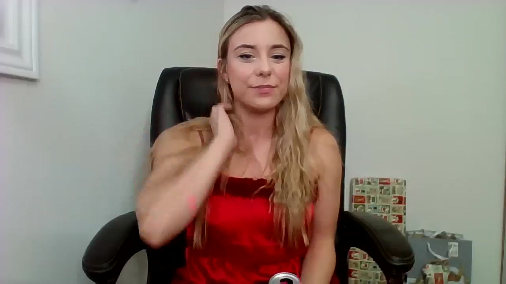 Gallery image thumbnail from EllyBunnie's myfreecams stream on, 12/05/2023, 19:27 image 19 of 20