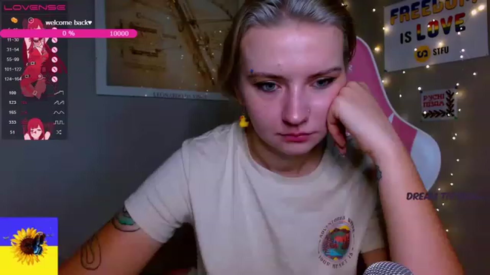 Gallery image thumbnail from EllyPlum's myfreecams stream on, 12/15/2022, 08:40 image 8 of 20