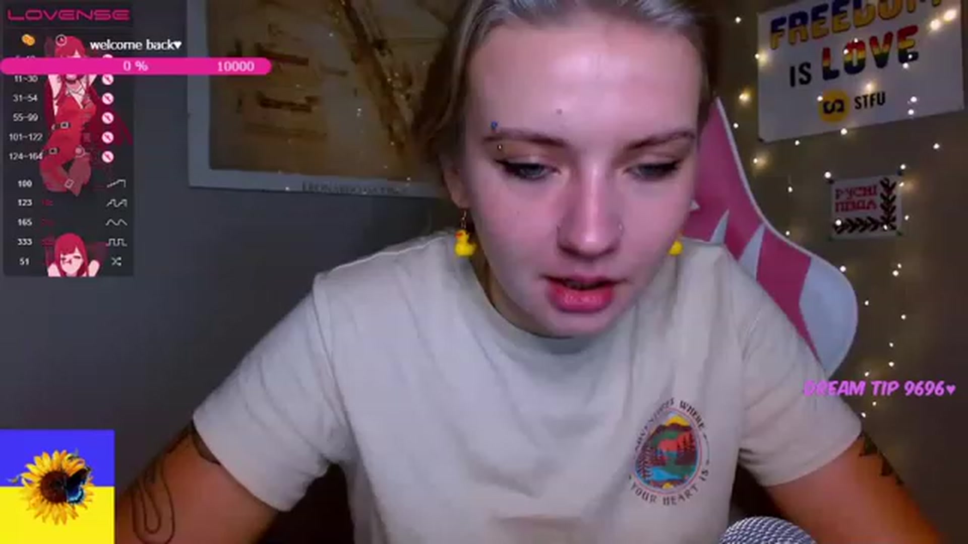 Gallery image thumbnail from EllyPlum's myfreecams stream on, 12/15/2022, 08:40 image 4 of 20
