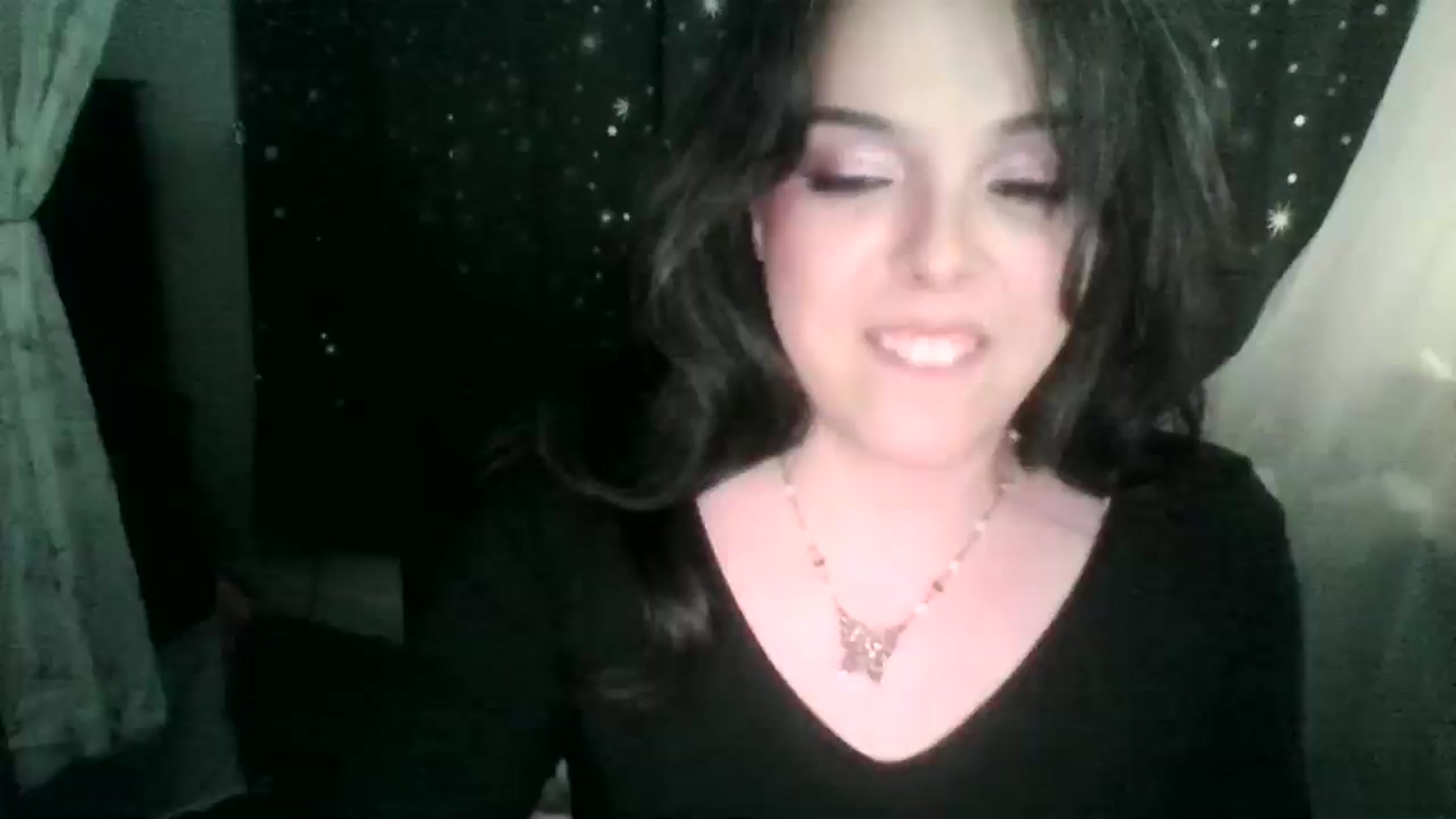 Gallery image thumbnail from EllyRose1's myfreecams stream on, 06/18/2025, 24:34 image 16 of 20