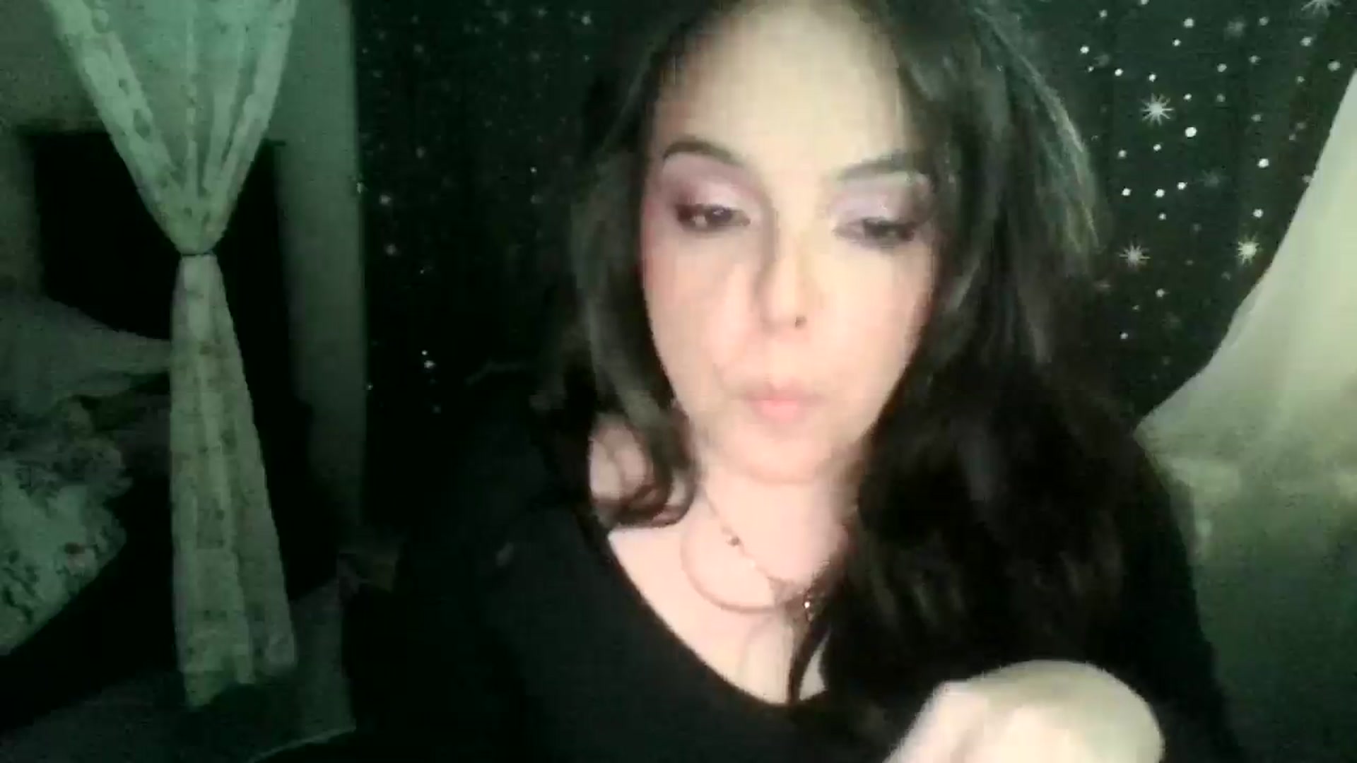 Gallery image thumbnail from EllyRose1's myfreecams stream on, 06/18/2025, 24:34 image 8 of 20