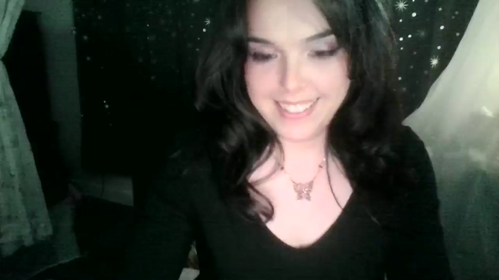 Gallery image thumbnail from EllyRose1's myfreecams stream on, 06/18/2025, 24:34 image 14 of 20
