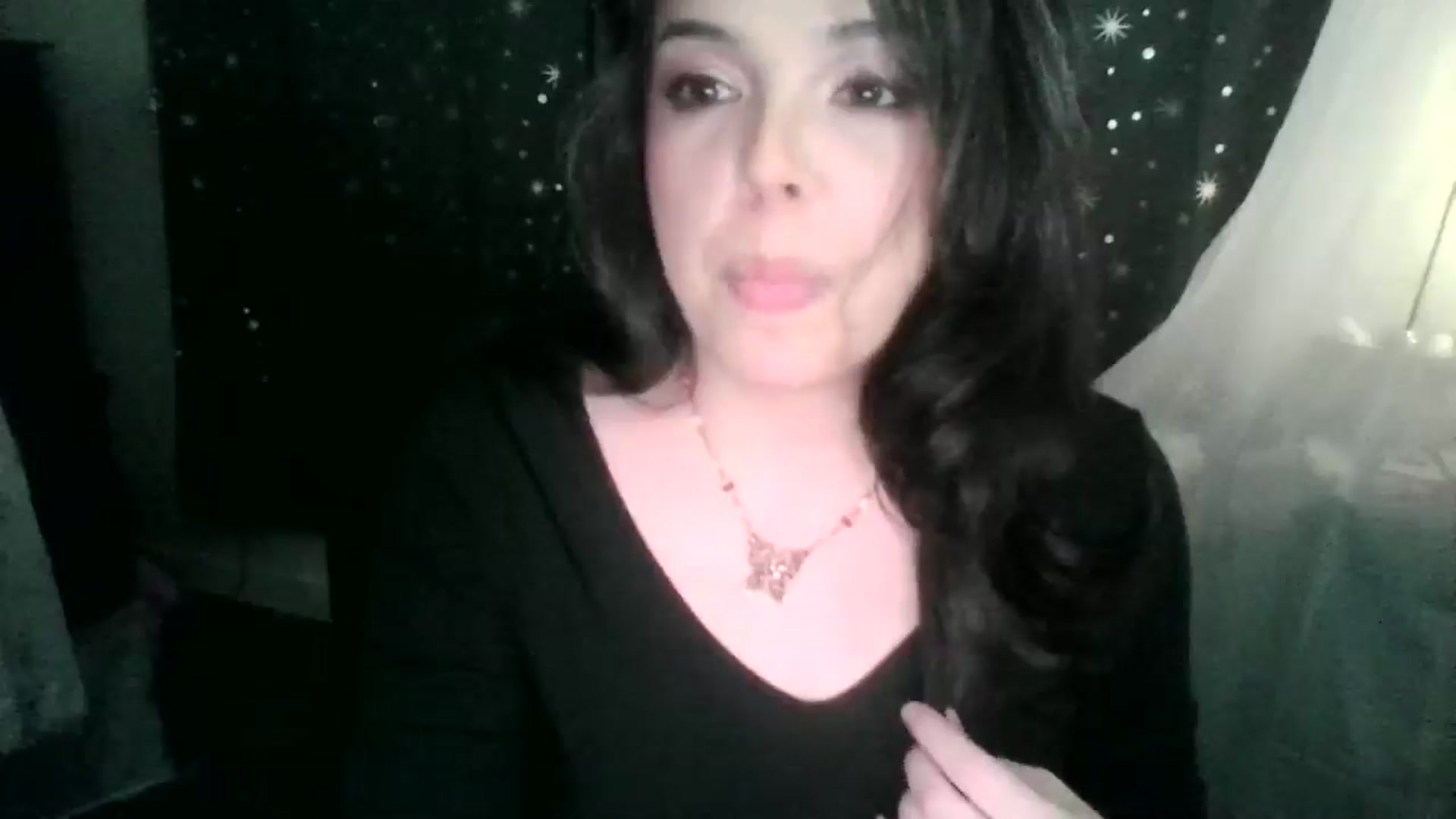 Gallery image thumbnail from EllyRose1's myfreecams stream on, 06/18/2025, 24:34 image 17 of 20