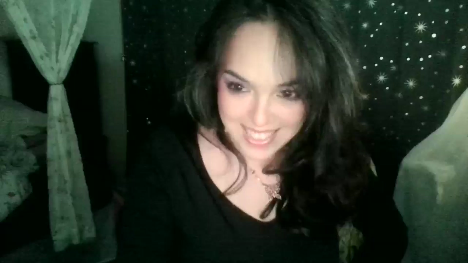 Gallery image thumbnail from EllyRose1's myfreecams stream on, 06/18/2025, 24:34 image 6 of 20