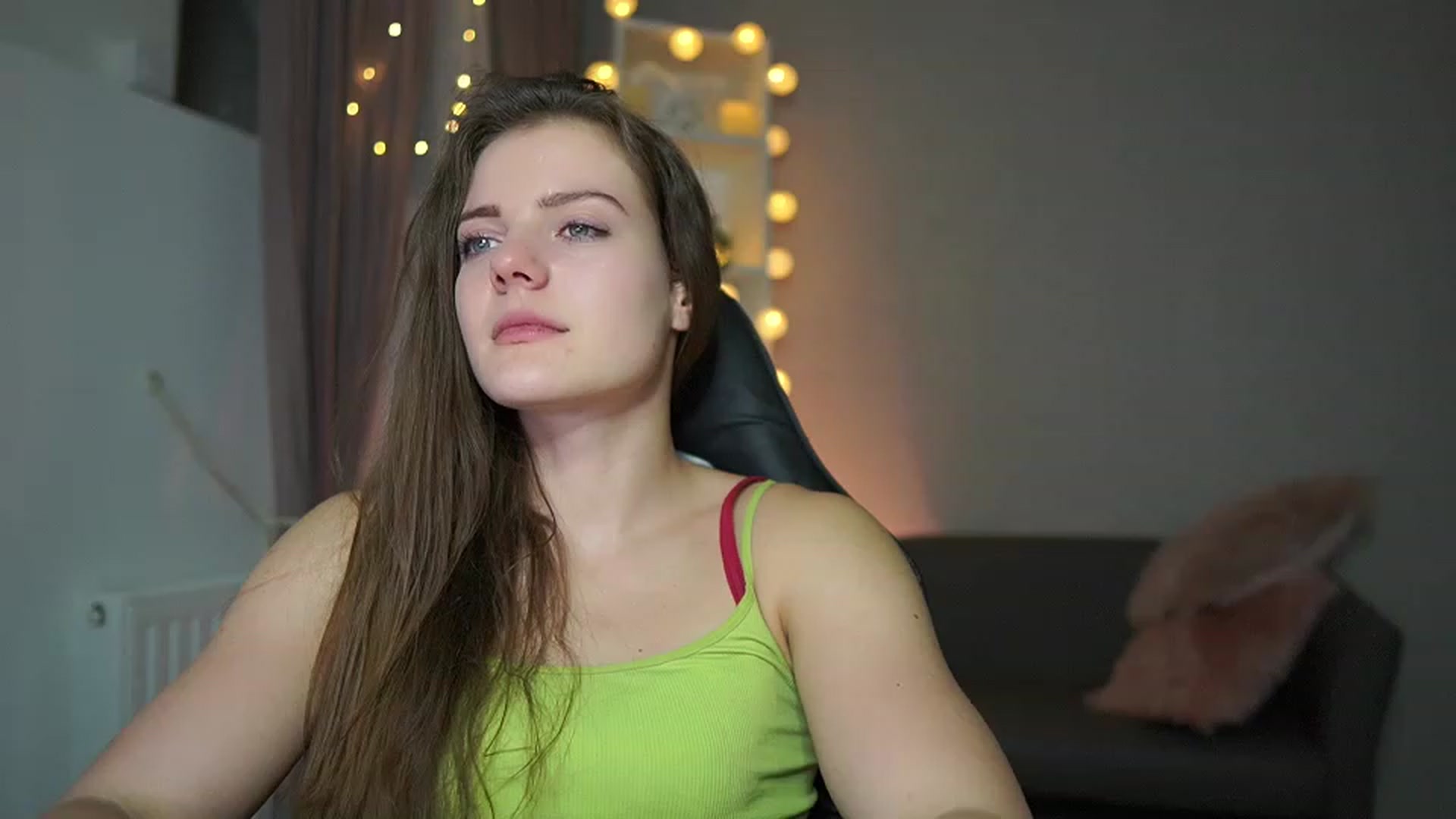 Gallery image thumbnail from Elly_Malkova_'s myfreecams stream on, 02/10/2023, 24:23 image 2 of 20