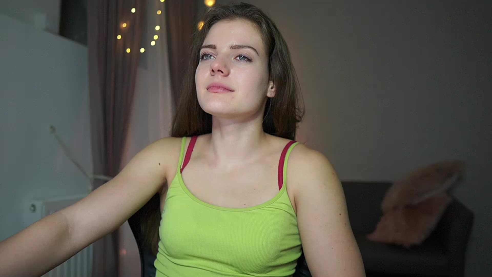 Gallery image thumbnail from Elly_Malkova_'s myfreecams stream on, 02/10/2023, 24:23 image 4 of 20
