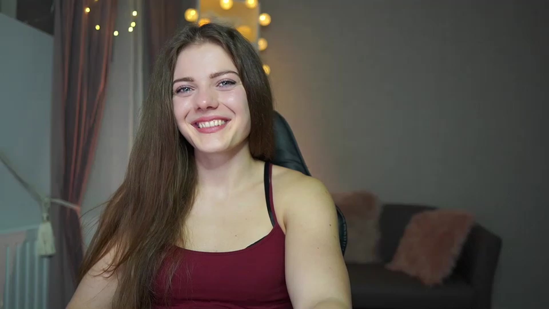 Gallery image thumbnail from Elly_Malkova_'s myfreecams stream on, 02/10/2023, 20:49 image 17 of 20