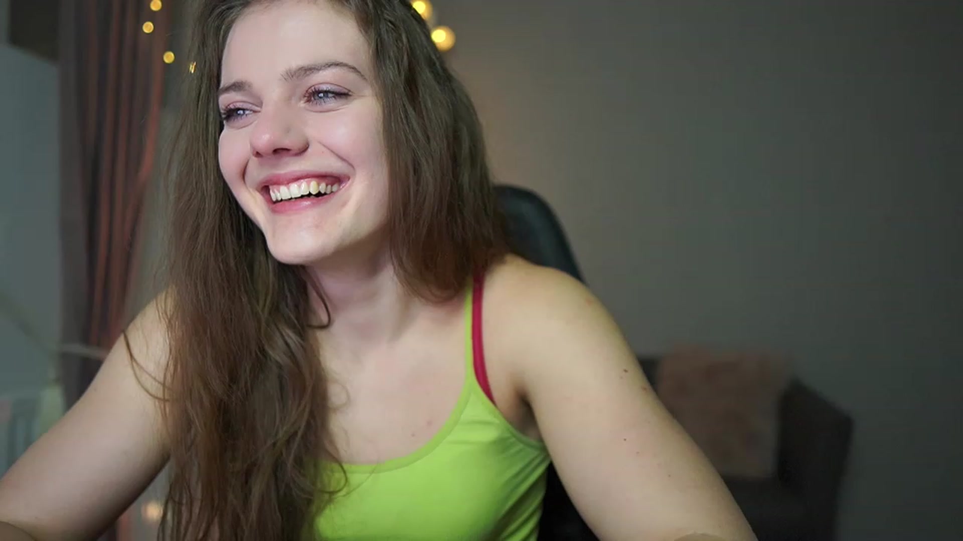 Gallery image thumbnail from Elly_Malkova_'s myfreecams stream on, 02/13/2023, 19:59 image 10 of 20