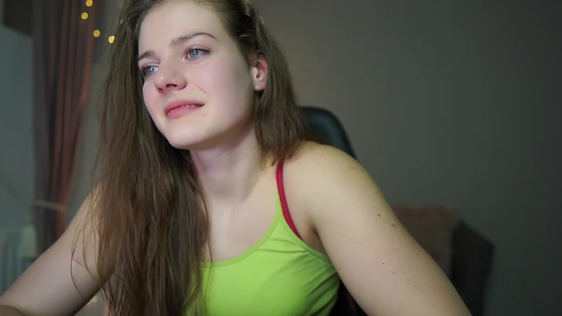 Gallery image thumbnail from Elly_Malkova_'s myfreecams stream on, 02/13/2023, 20:35 image 17 of 20
