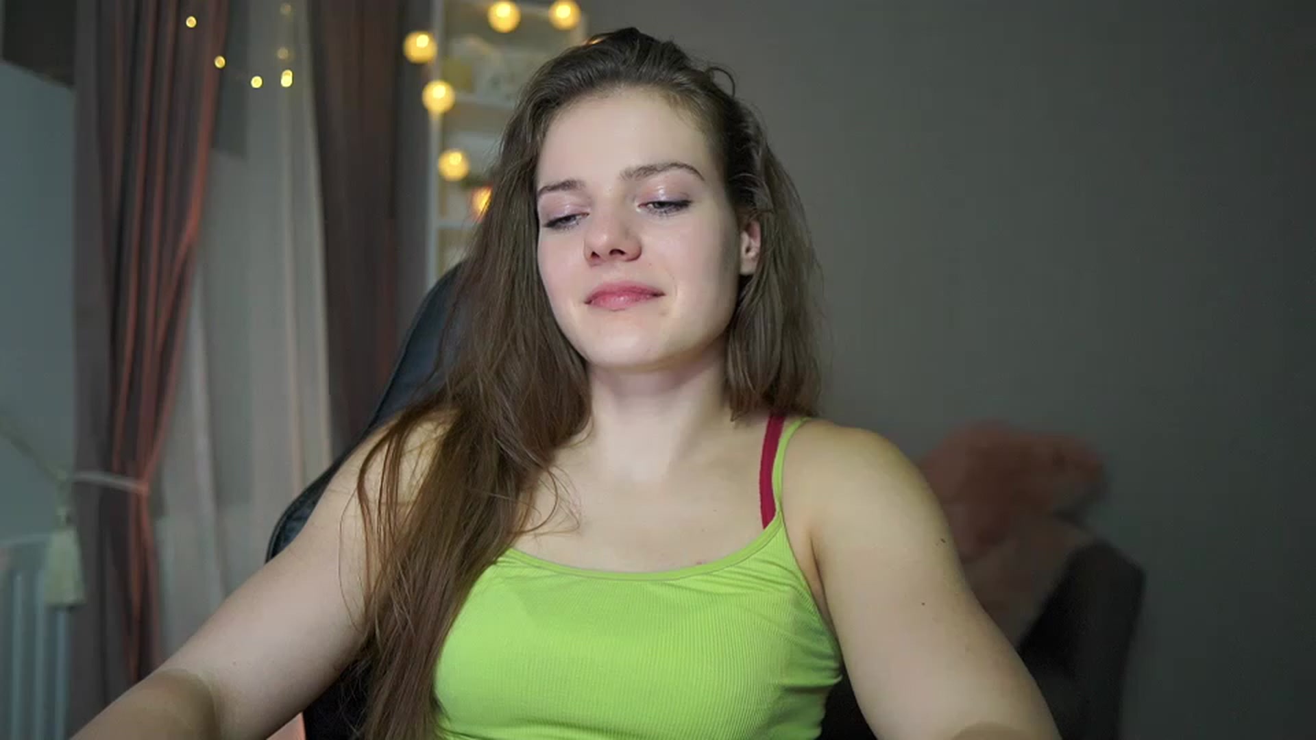 Gallery image thumbnail from Elly_Malkova_'s myfreecams stream on, 02/14/2023, 24:25 image 13 of 20