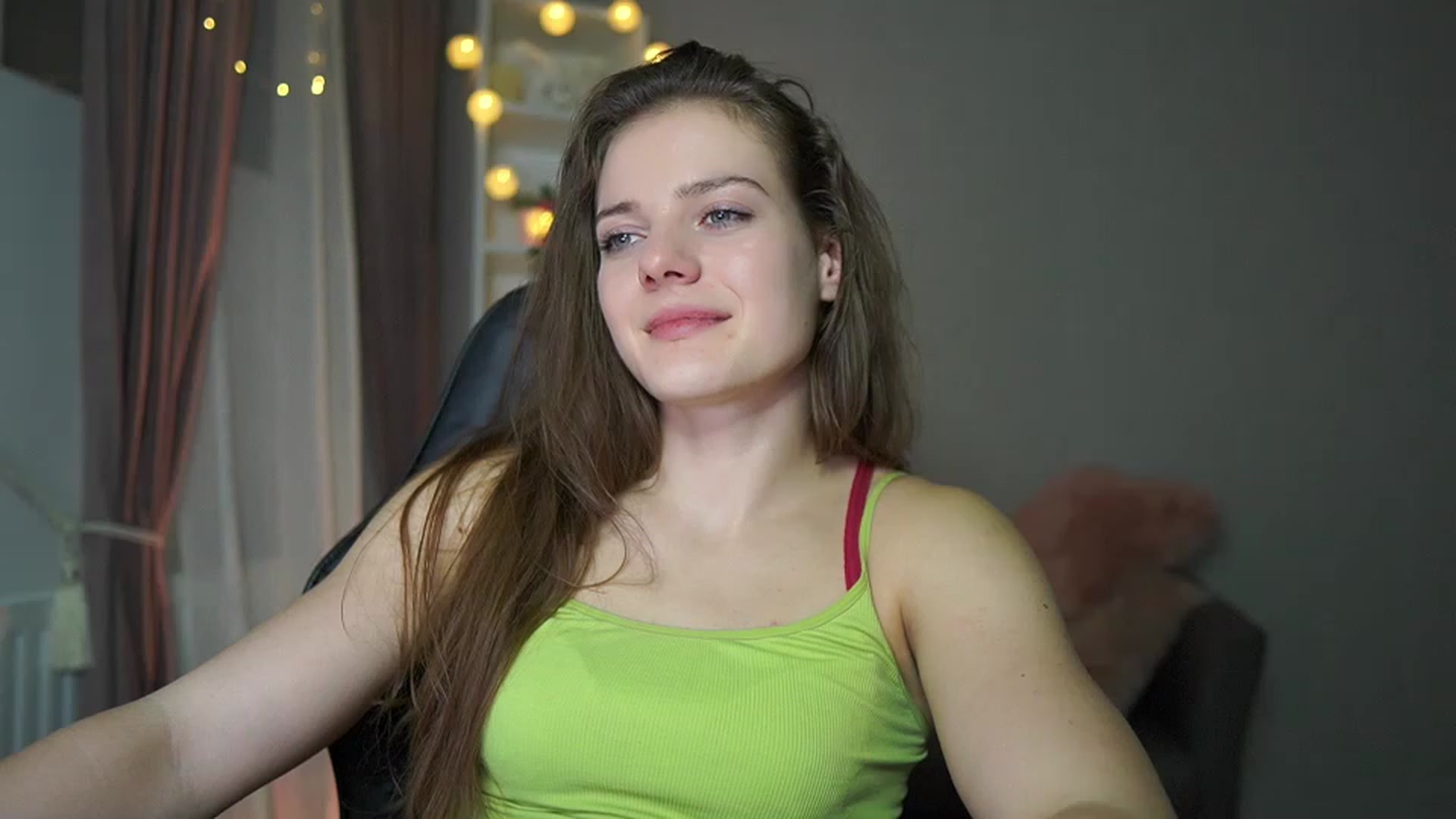 Gallery image thumbnail from Elly_Malkova_'s myfreecams stream on, 02/14/2023, 24:25 image 14 of 20