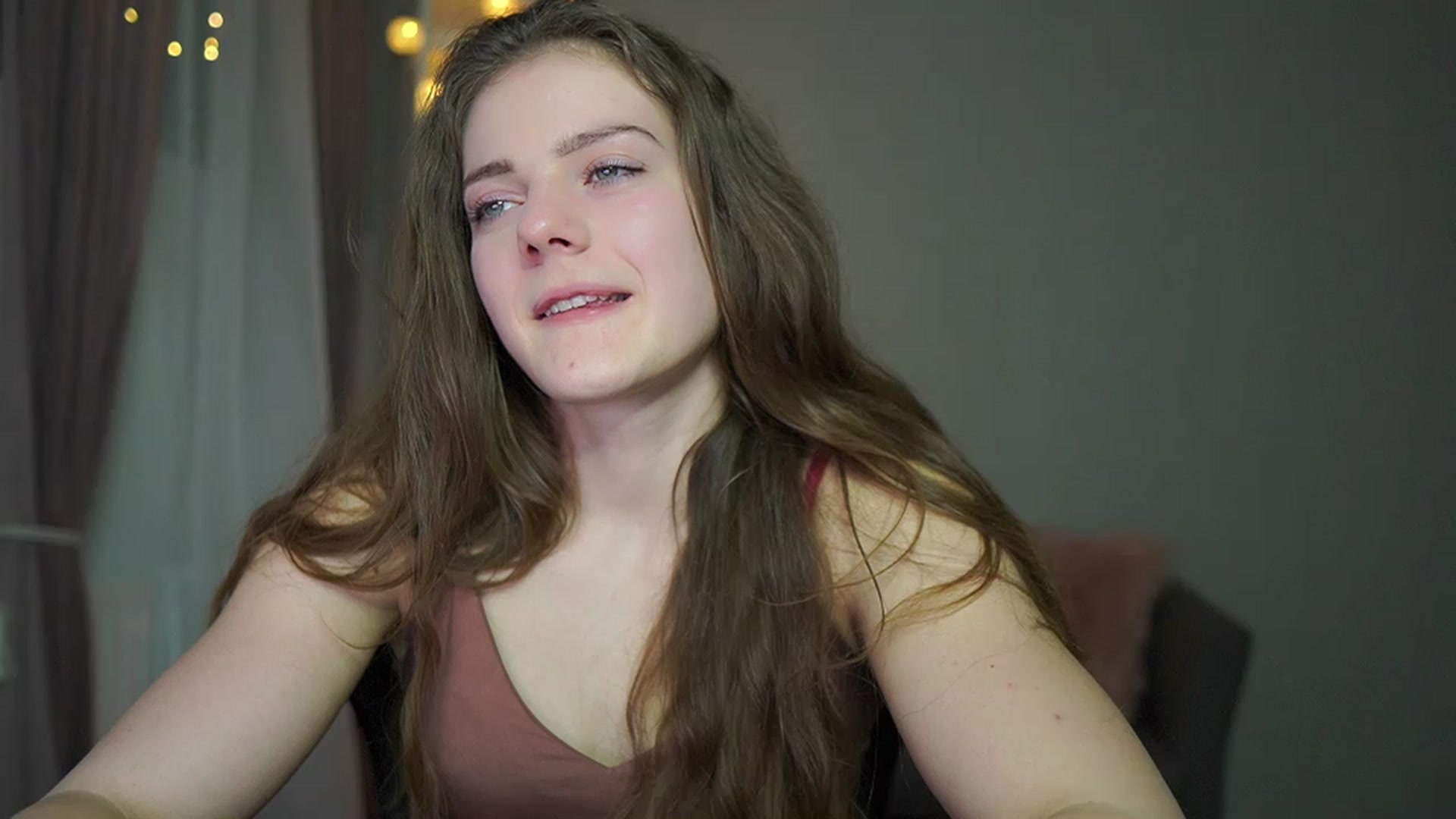 Gallery image thumbnail from Elly_Malkova_'s myfreecams stream on, 02/20/2023, 20:31 image 7 of 20