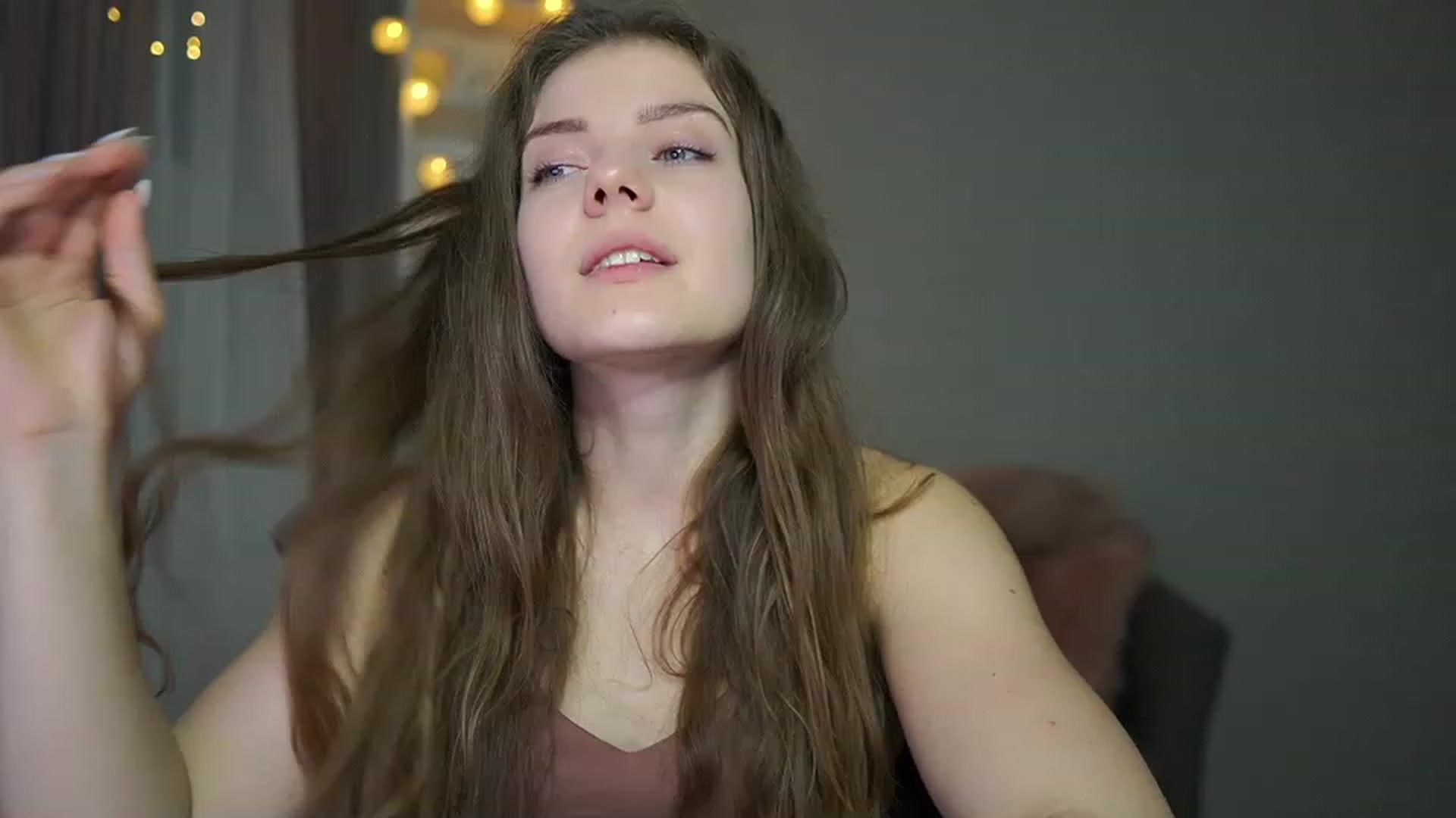 Gallery image thumbnail from Elly_Malkova_'s myfreecams stream on, 02/20/2023, 21:56 image 14 of 20