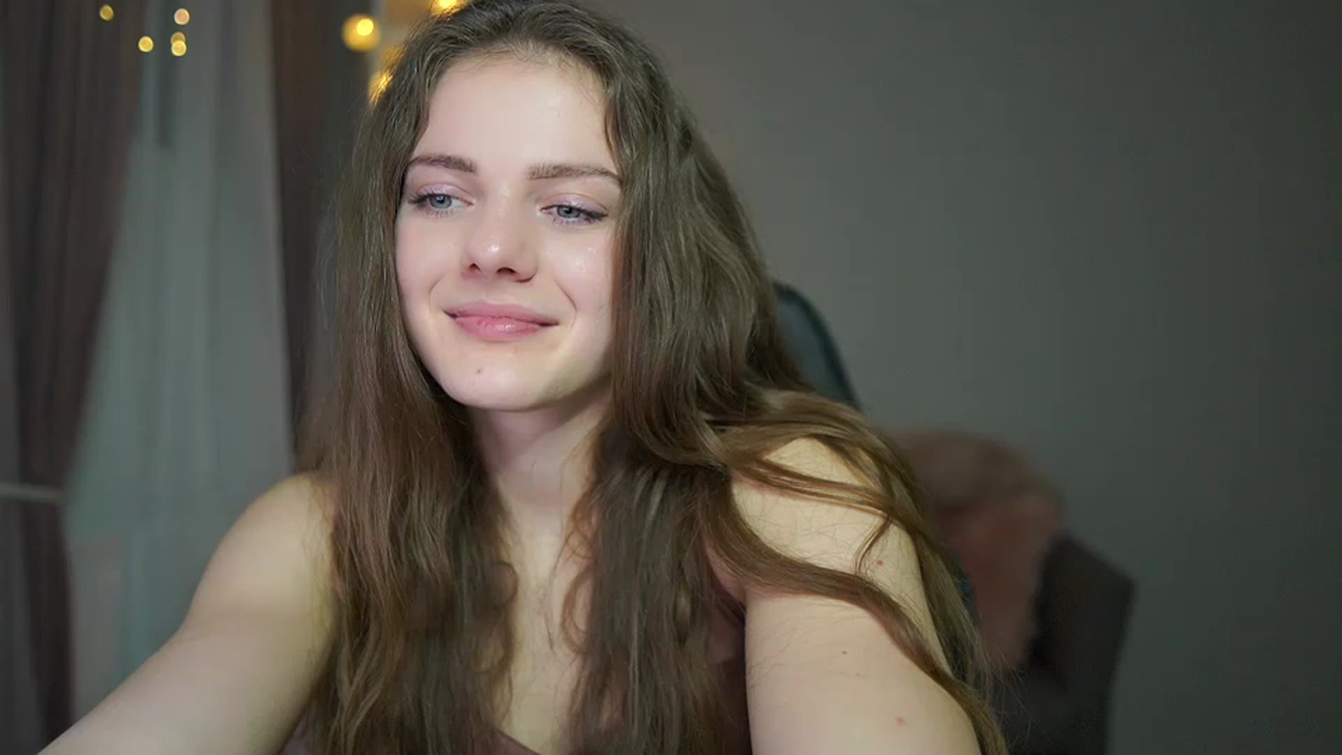 Gallery image thumbnail from Elly_Malkova_'s myfreecams stream on, 02/20/2023, 21:56 image 13 of 20