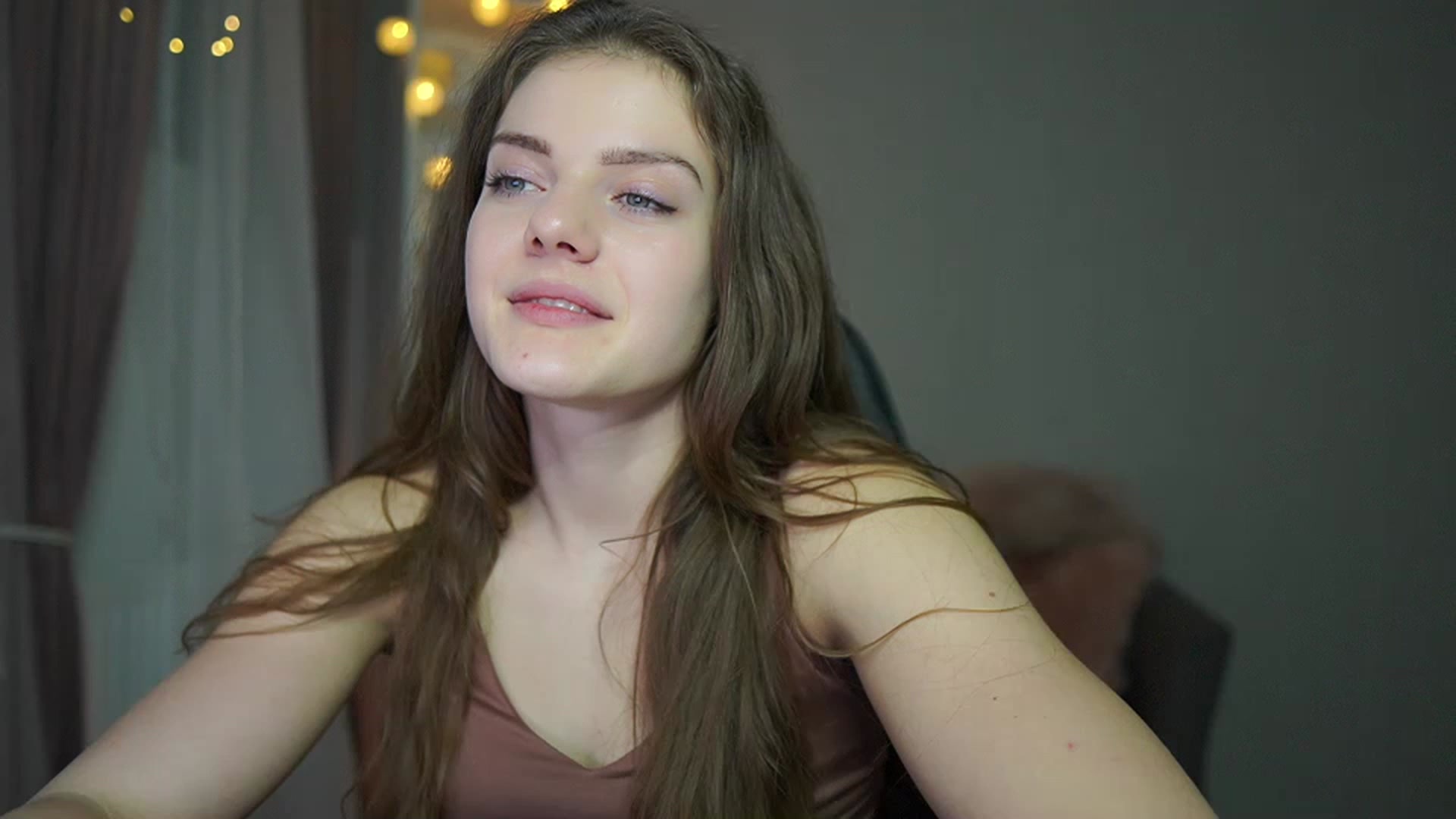 Gallery image thumbnail from Elly_Malkova_'s myfreecams stream on, 02/20/2023, 23:07 image 16 of 20