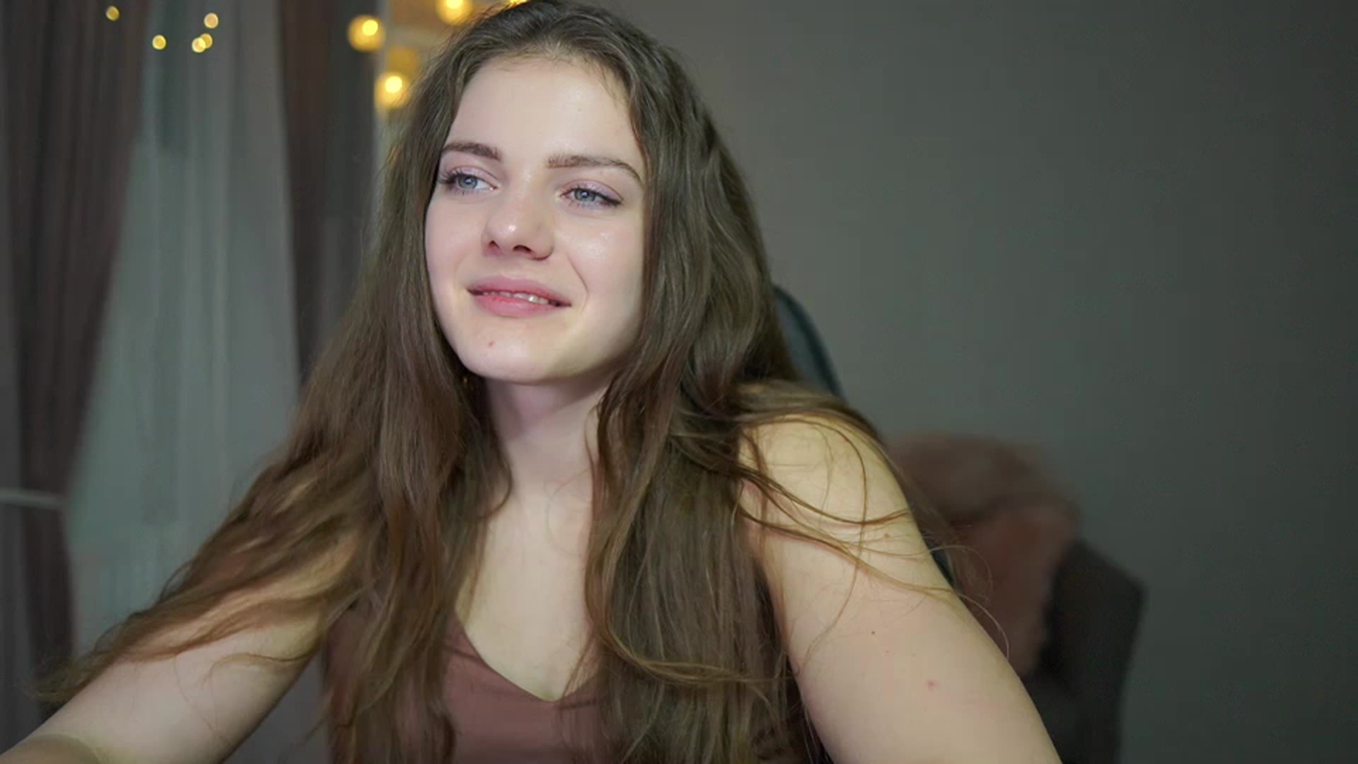 Gallery image thumbnail from Elly_Malkova_'s myfreecams stream on, 02/20/2023, 23:07 image 6 of 20