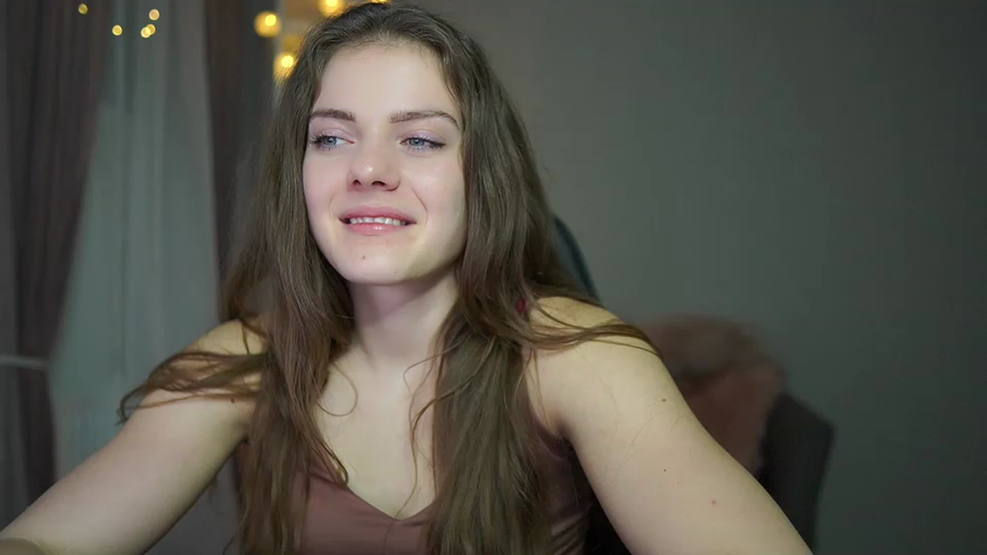 Gallery image thumbnail from Elly_Malkova_'s myfreecams stream on, 02/20/2023, 23:07 image 15 of 20