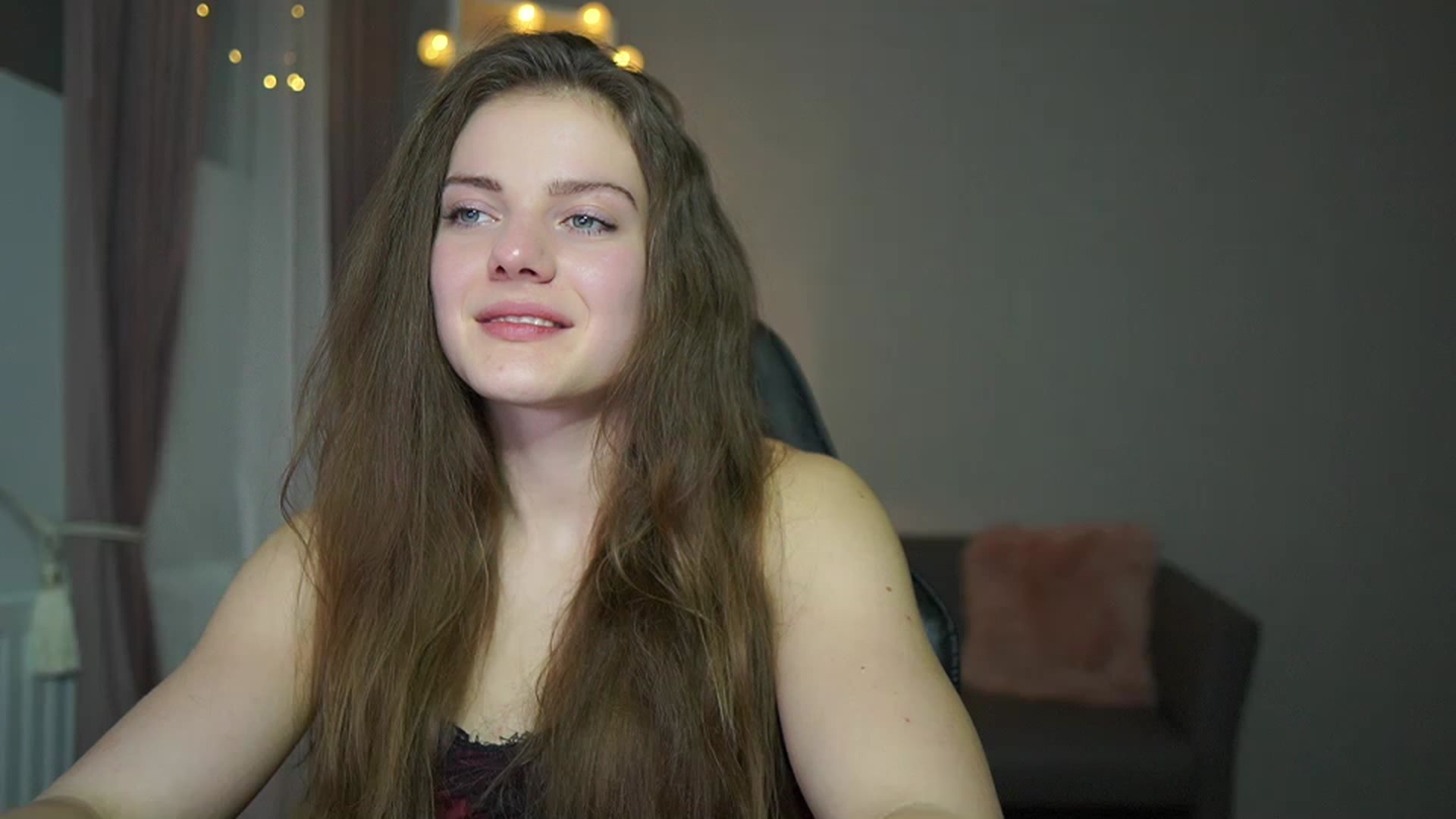 Gallery image thumbnail from Elly_Malkova_'s myfreecams stream on, 02/22/2023, 21:35 image 8 of 20