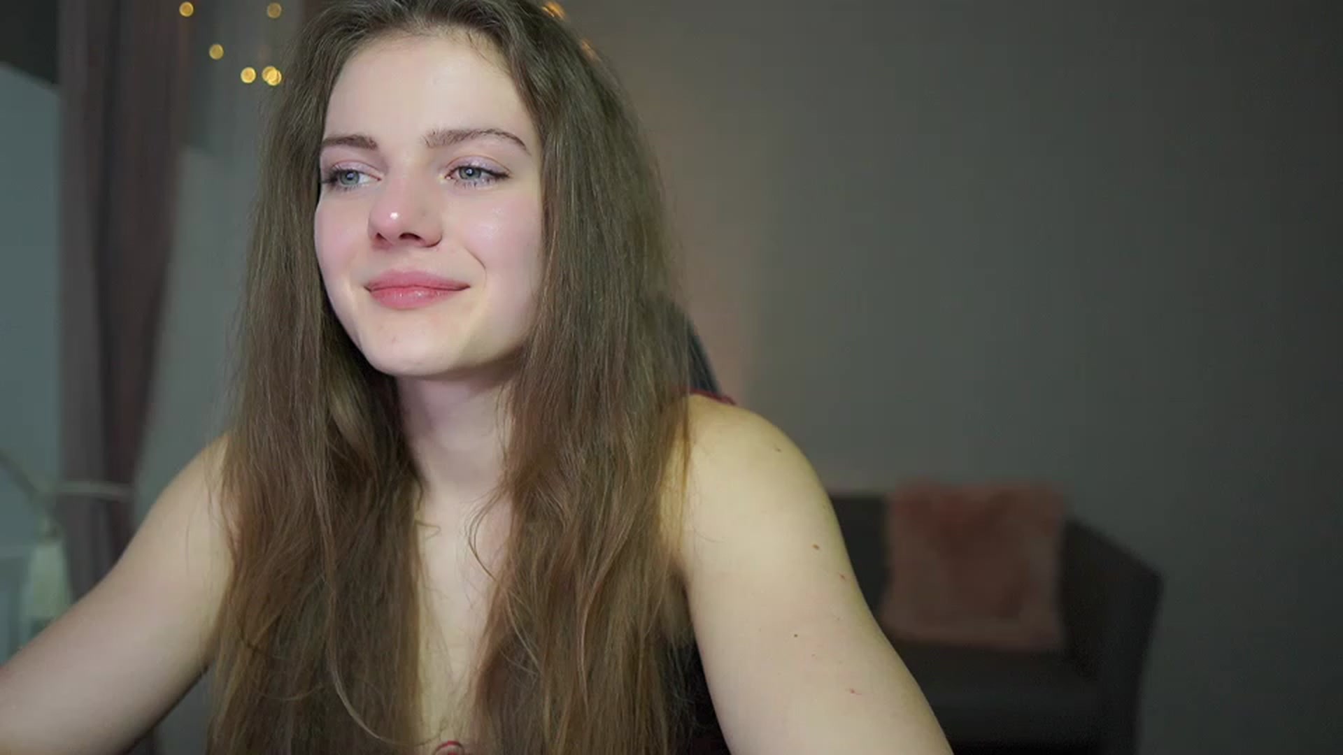 Gallery image thumbnail from Elly_Malkova_'s myfreecams stream on, 02/22/2023, 21:35 image 3 of 20