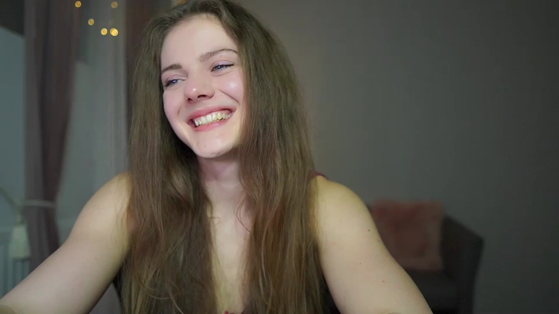 Gallery image thumbnail from Elly_Malkova_'s myfreecams stream on, 02/22/2023, 21:35 image 4 of 20