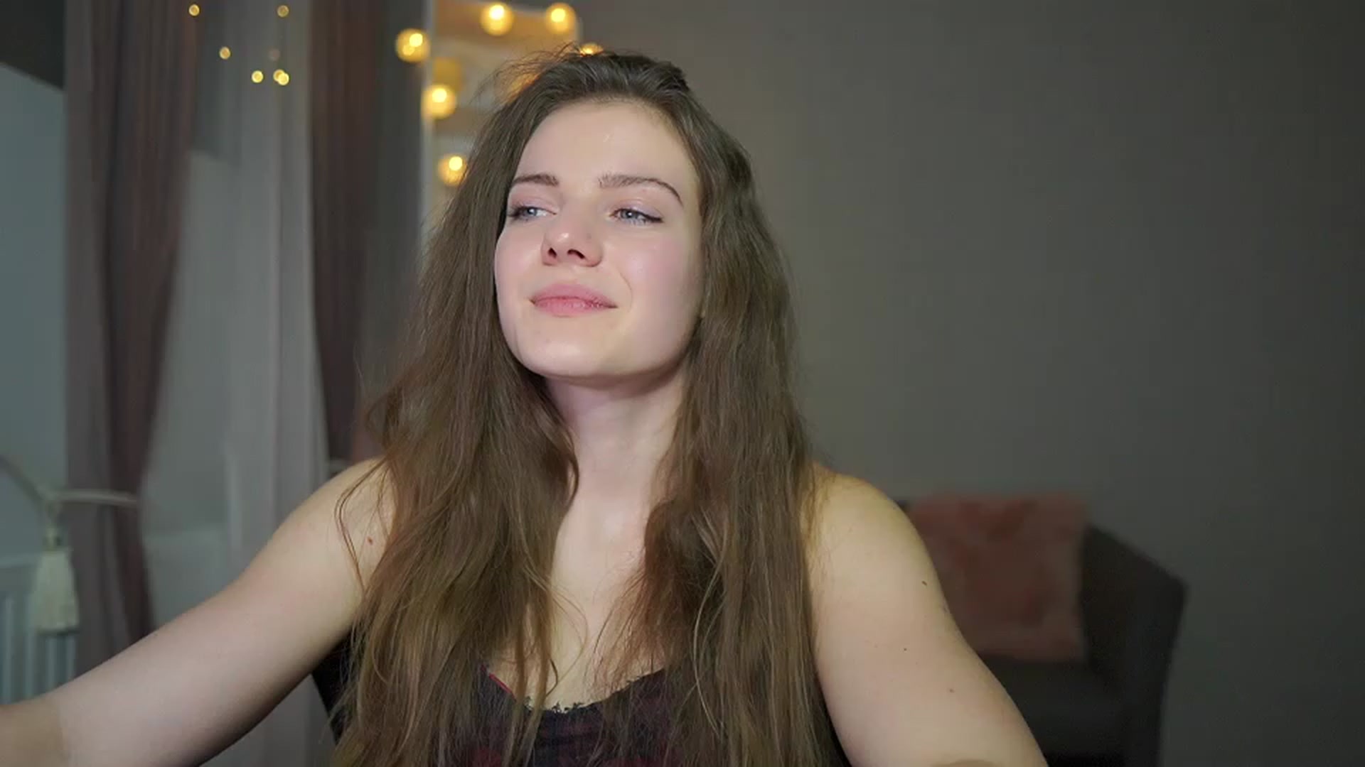 Gallery image thumbnail from Elly_Malkova_'s myfreecams stream on, 02/22/2023, 21:35 image 14 of 20