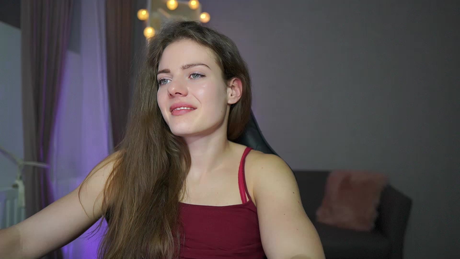 Gallery image thumbnail from Elly_Malkova_'s myfreecams stream on, 03/01/2023, 24:01 image 15 of 20