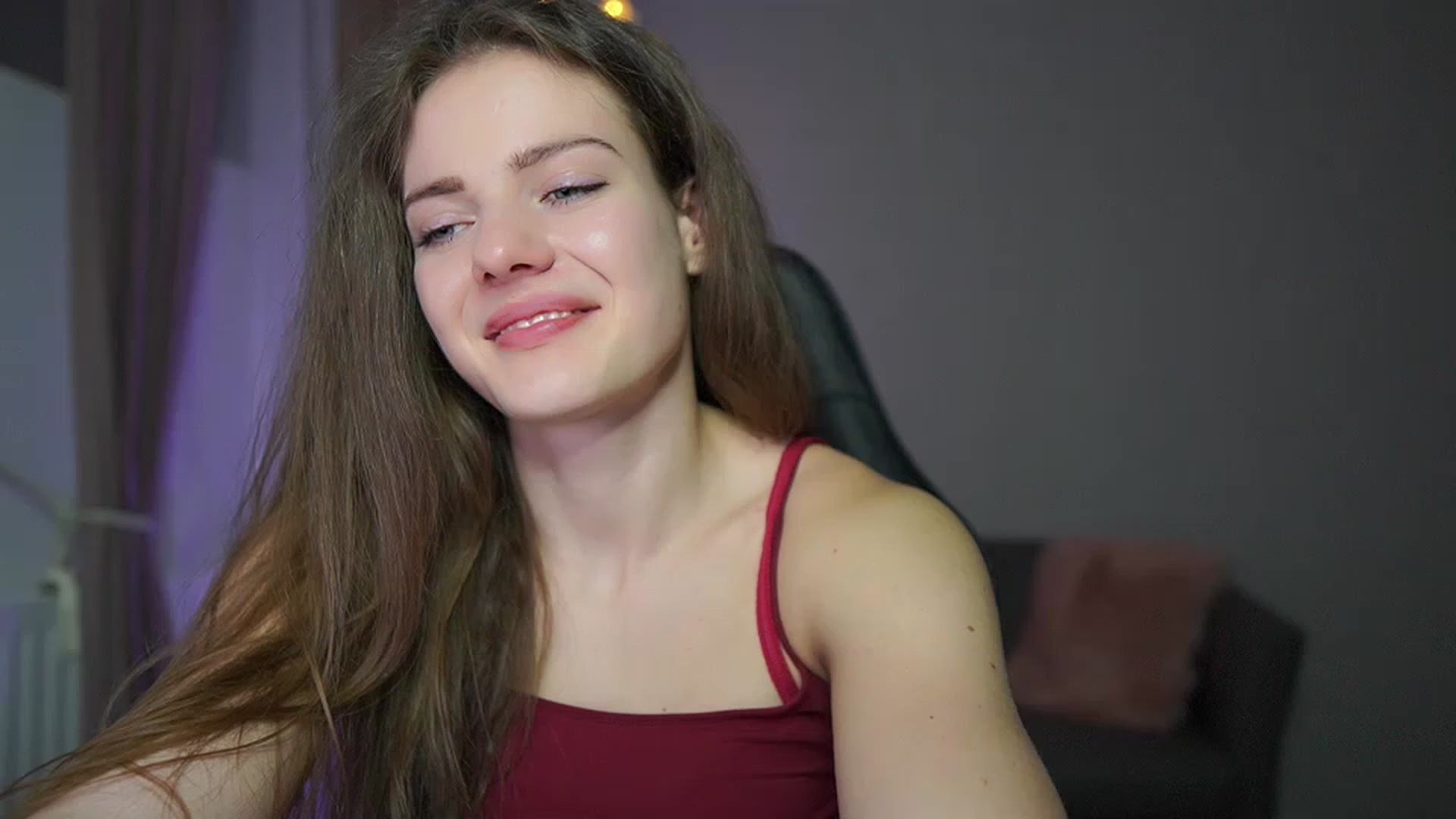 Gallery image thumbnail from Elly_Malkova_'s myfreecams stream on, 03/01/2023, 24:13 image 1 of 20