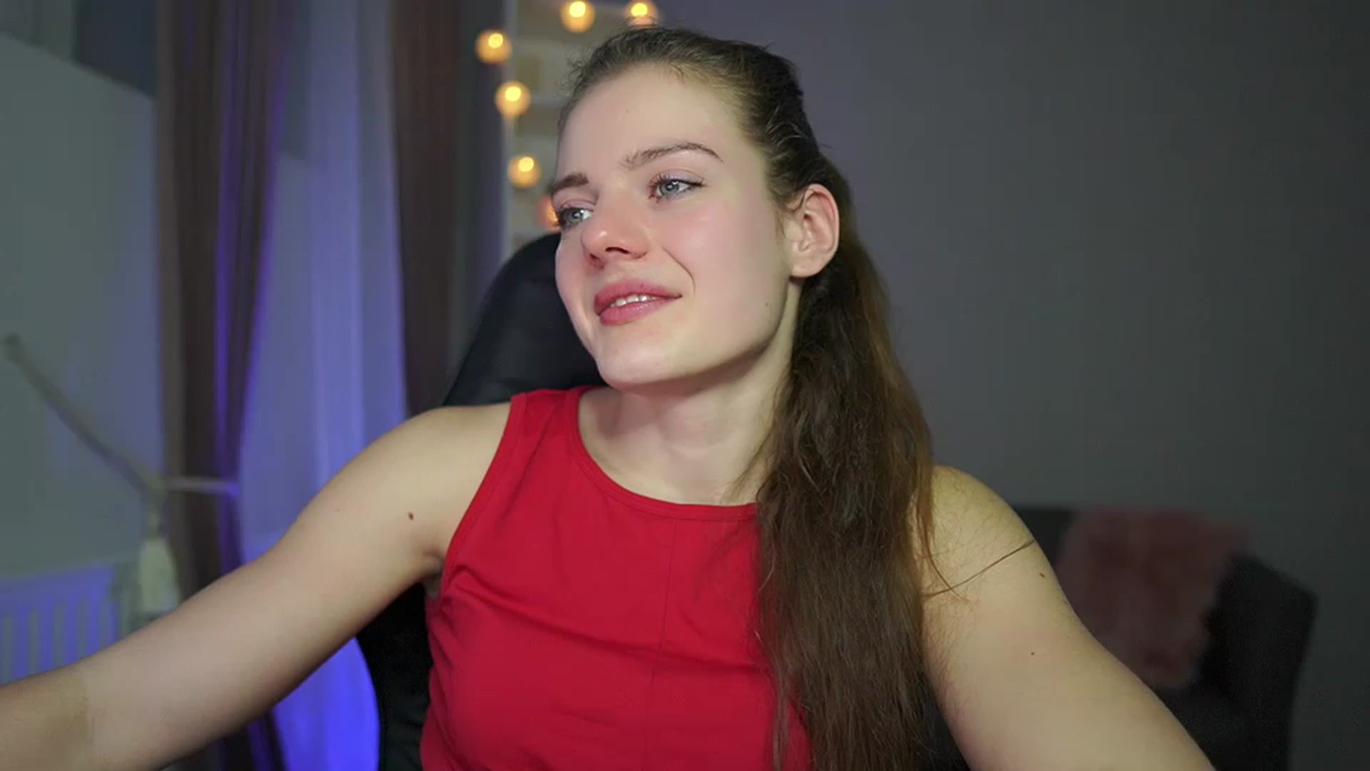 Gallery image thumbnail from Elly_Malkova_'s myfreecams stream on, 03/02/2023, 14:49 image 13 of 20