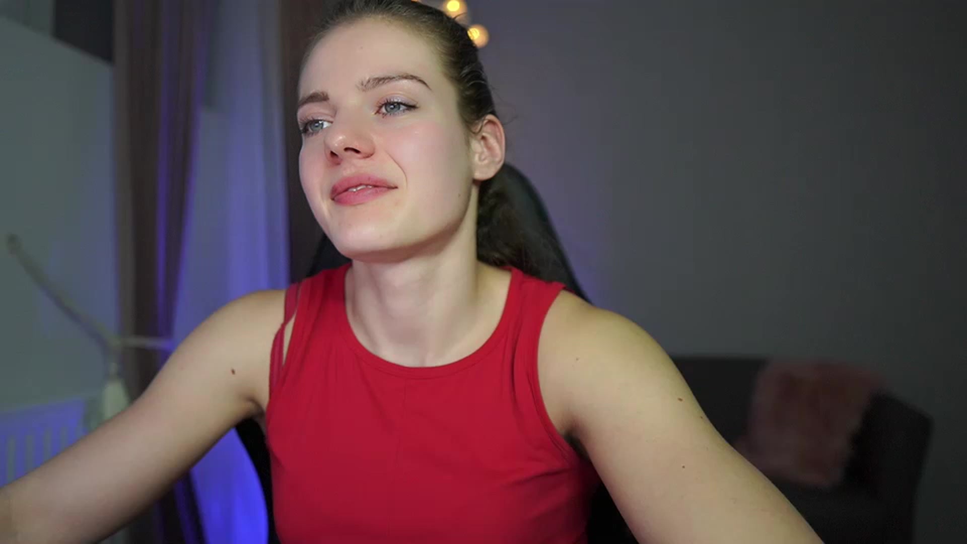 Gallery image thumbnail from Elly_Malkova_'s myfreecams stream on, 03/02/2023, 17:45 image 4 of 20