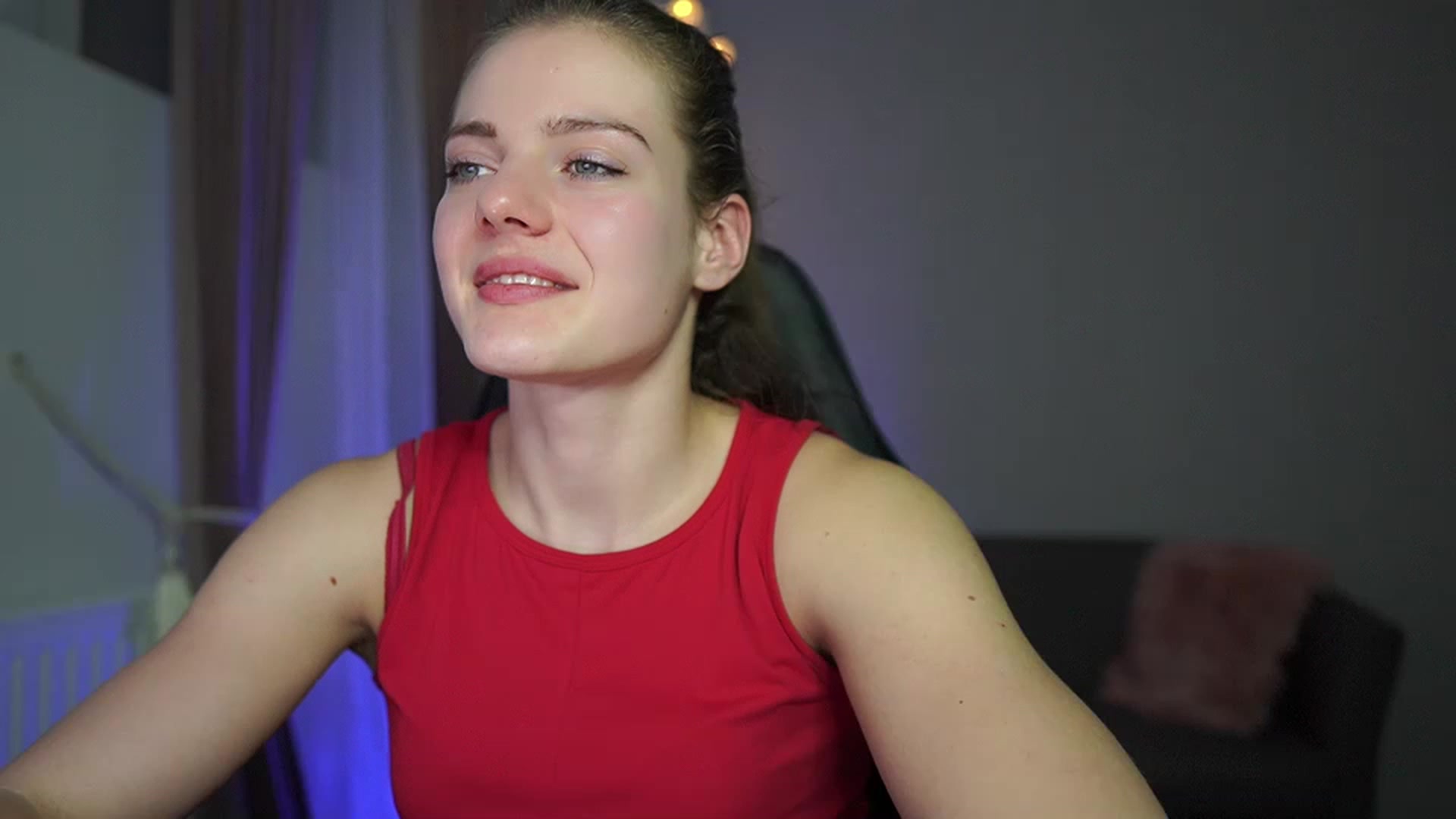 Gallery image thumbnail from Elly_Malkova_'s myfreecams stream on, 03/02/2023, 17:45 image 5 of 20