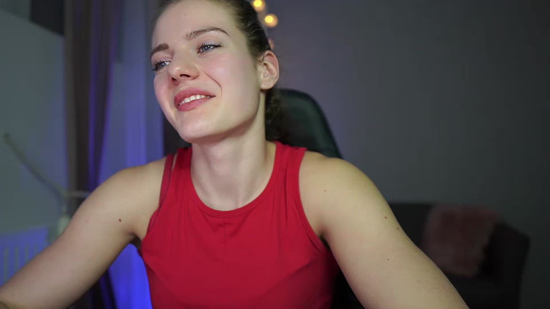 Gallery image thumbnail from Elly_Malkova_'s myfreecams stream on, 03/02/2023, 17:45 image 14 of 20