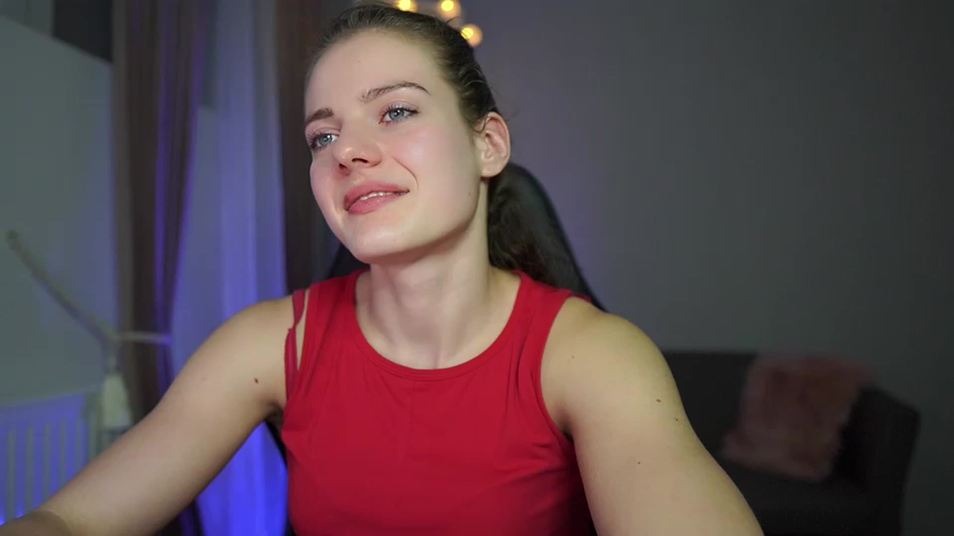 Gallery image thumbnail from Elly_Malkova_'s myfreecams stream on, 03/02/2023, 17:45 image 8 of 20