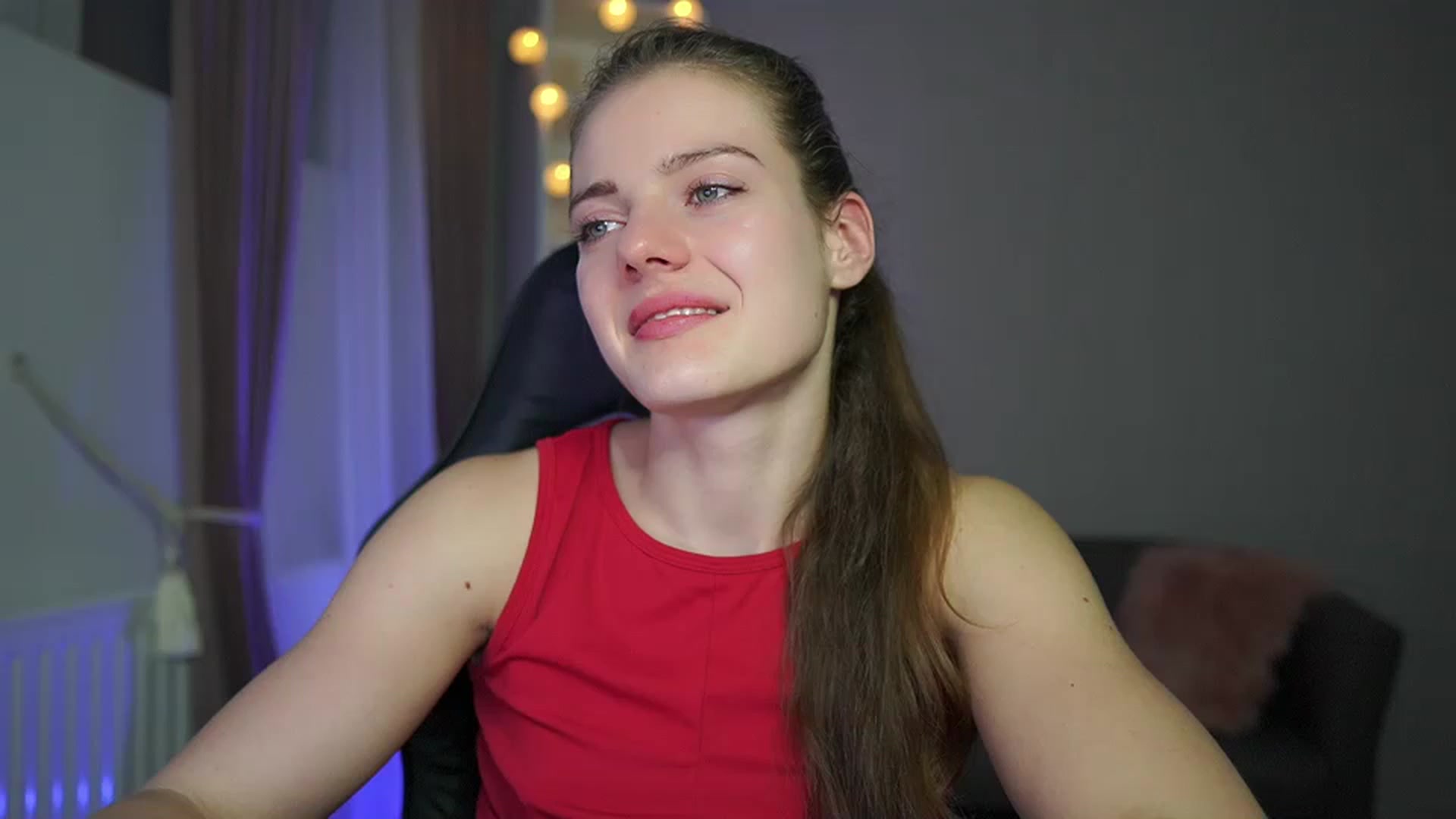 Gallery image thumbnail from Elly_Malkova_'s myfreecams stream on, 03/02/2023, 19:10 image 15 of 20