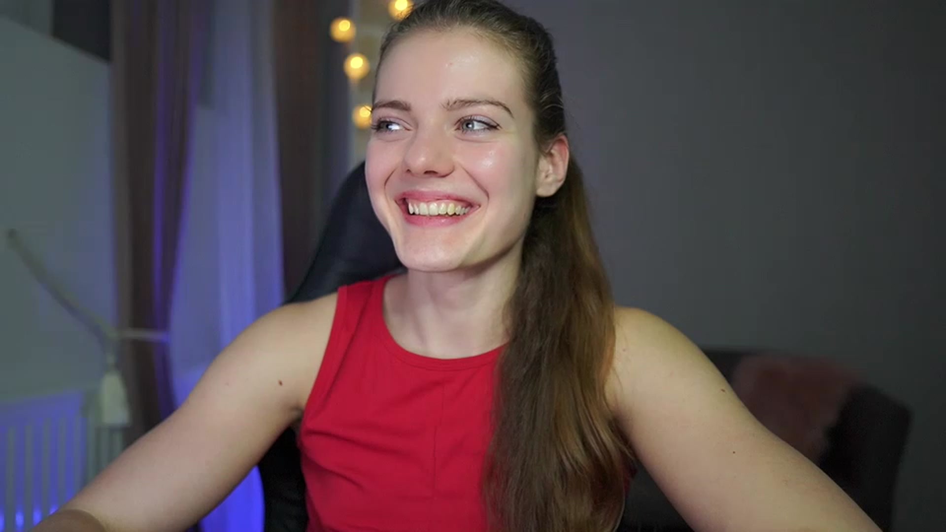 Gallery image thumbnail from Elly_Malkova_'s myfreecams stream on, 03/02/2023, 19:10 image 13 of 20