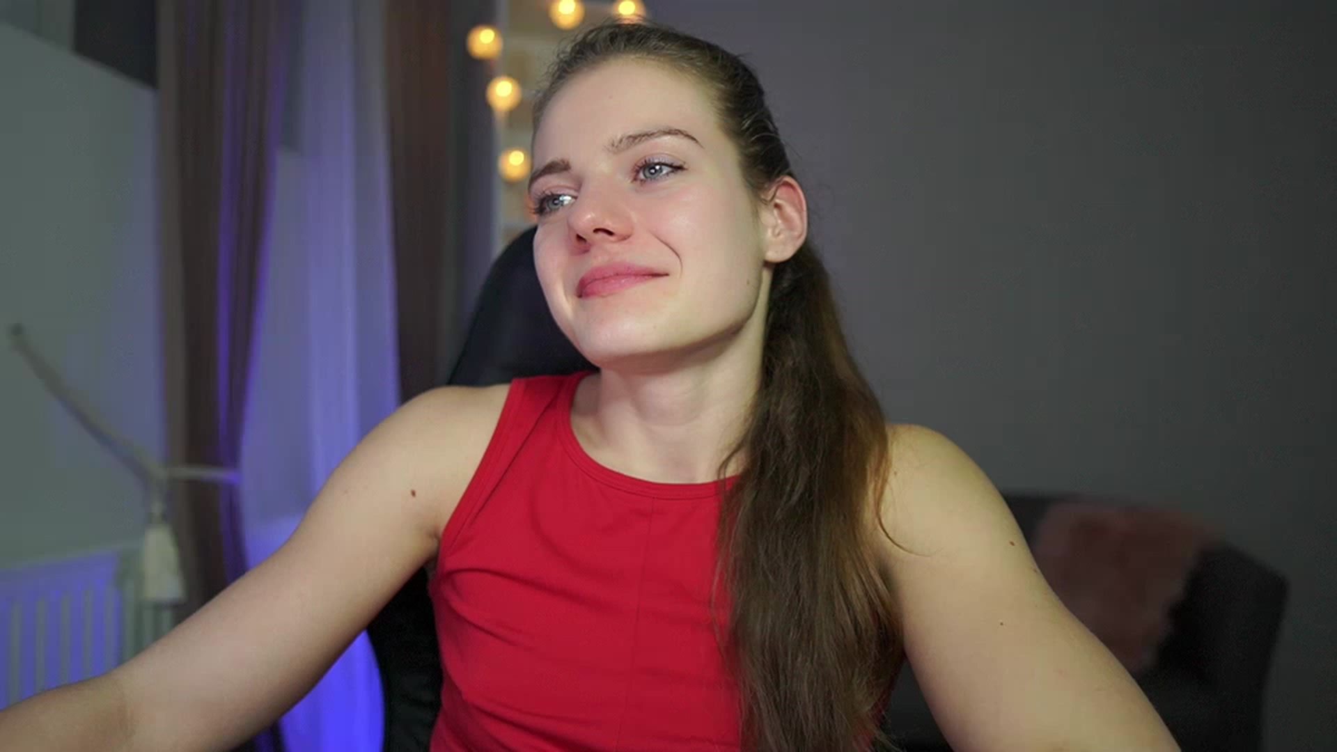 Gallery image thumbnail from Elly_Malkova_'s myfreecams stream on, 03/02/2023, 19:10 image 16 of 20